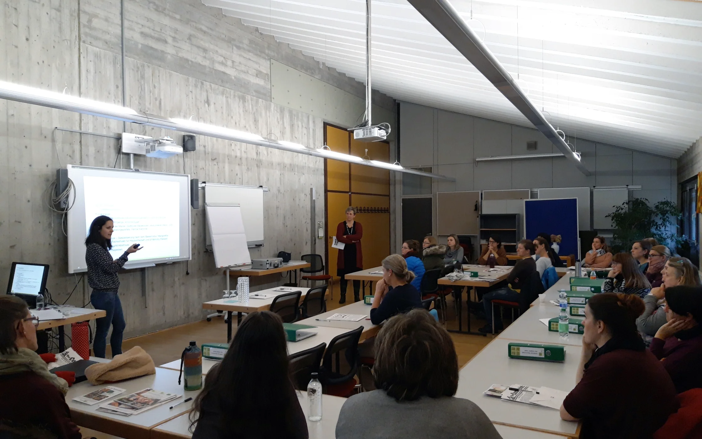 Start der Ausbildung zur Buerinnen-Dienstleisterin in Salern.jpg
